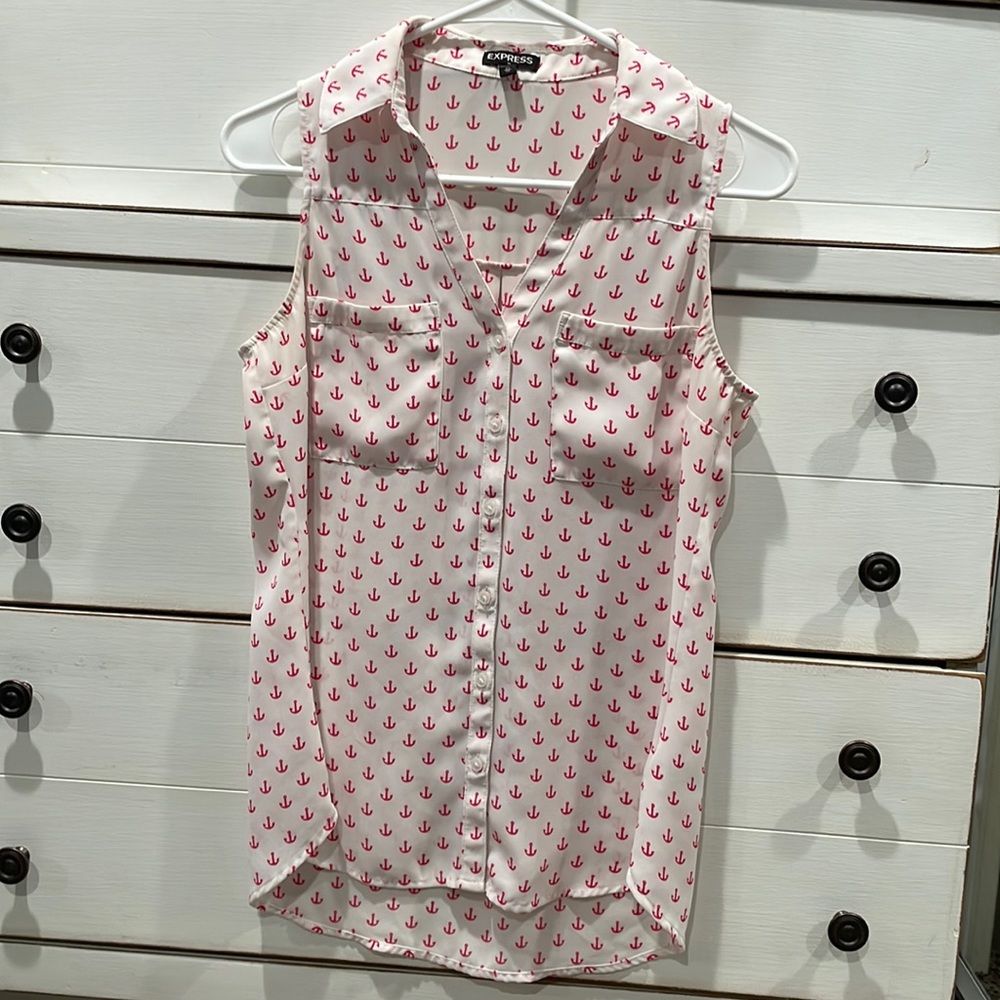 White and pink portfolio tank